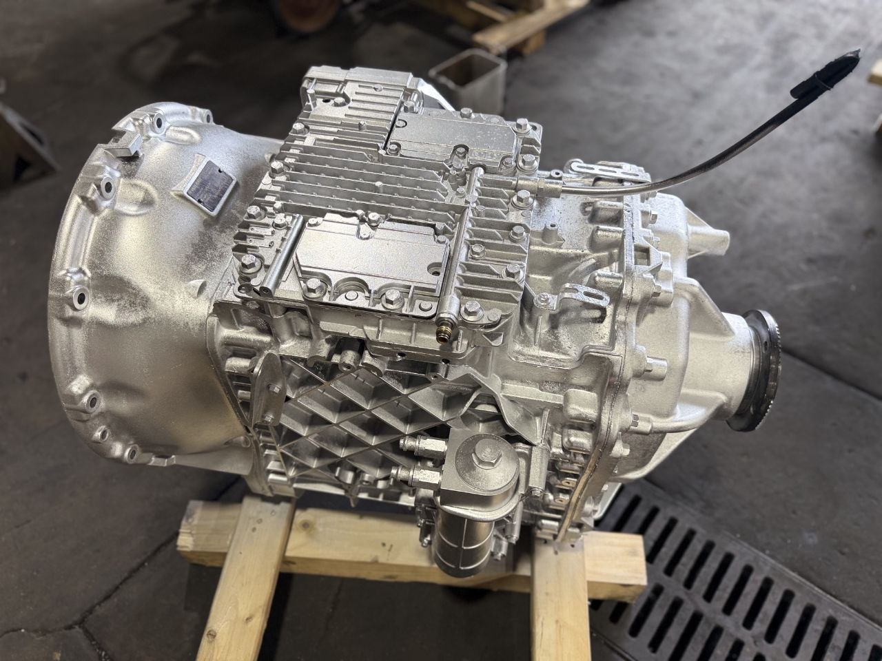 Output section of a rebuilt Volvo ATO2612D transmission